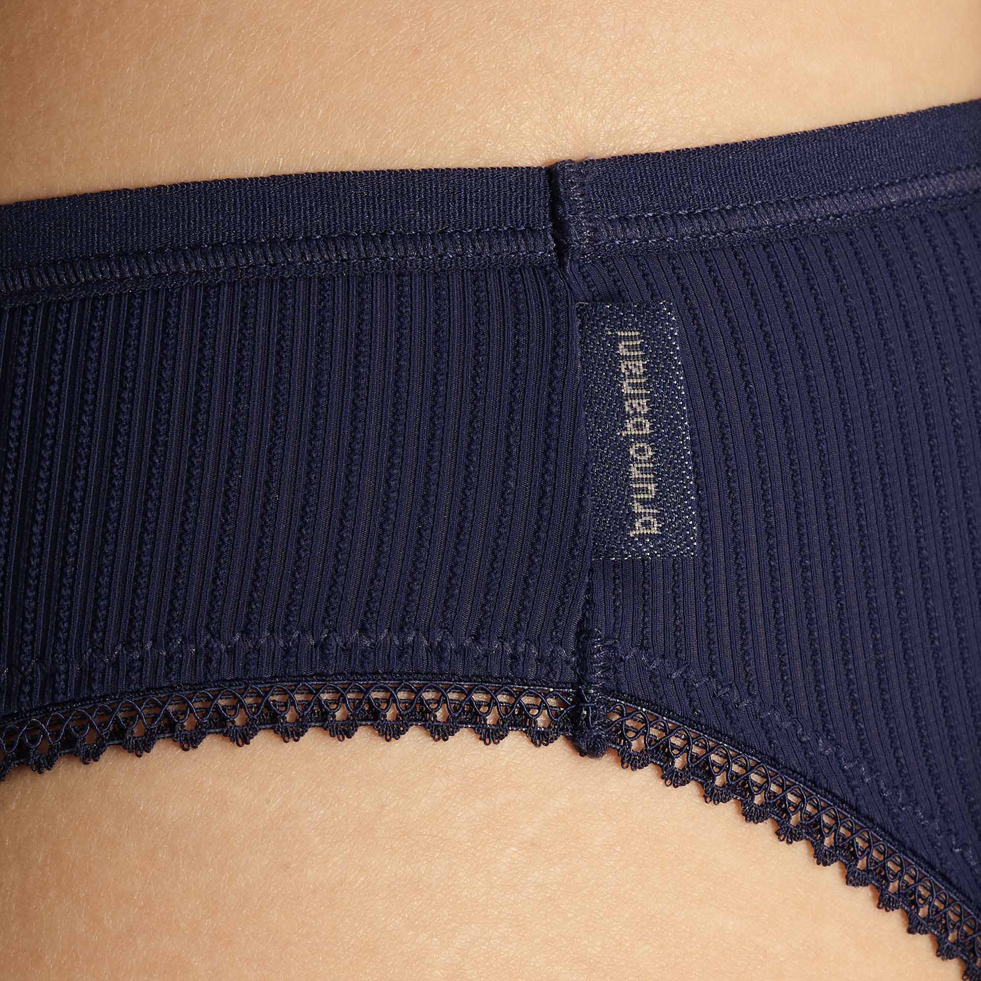 Navy-blue, Rippstruktur, Spitzensaum, Unterwäsche, Etikett