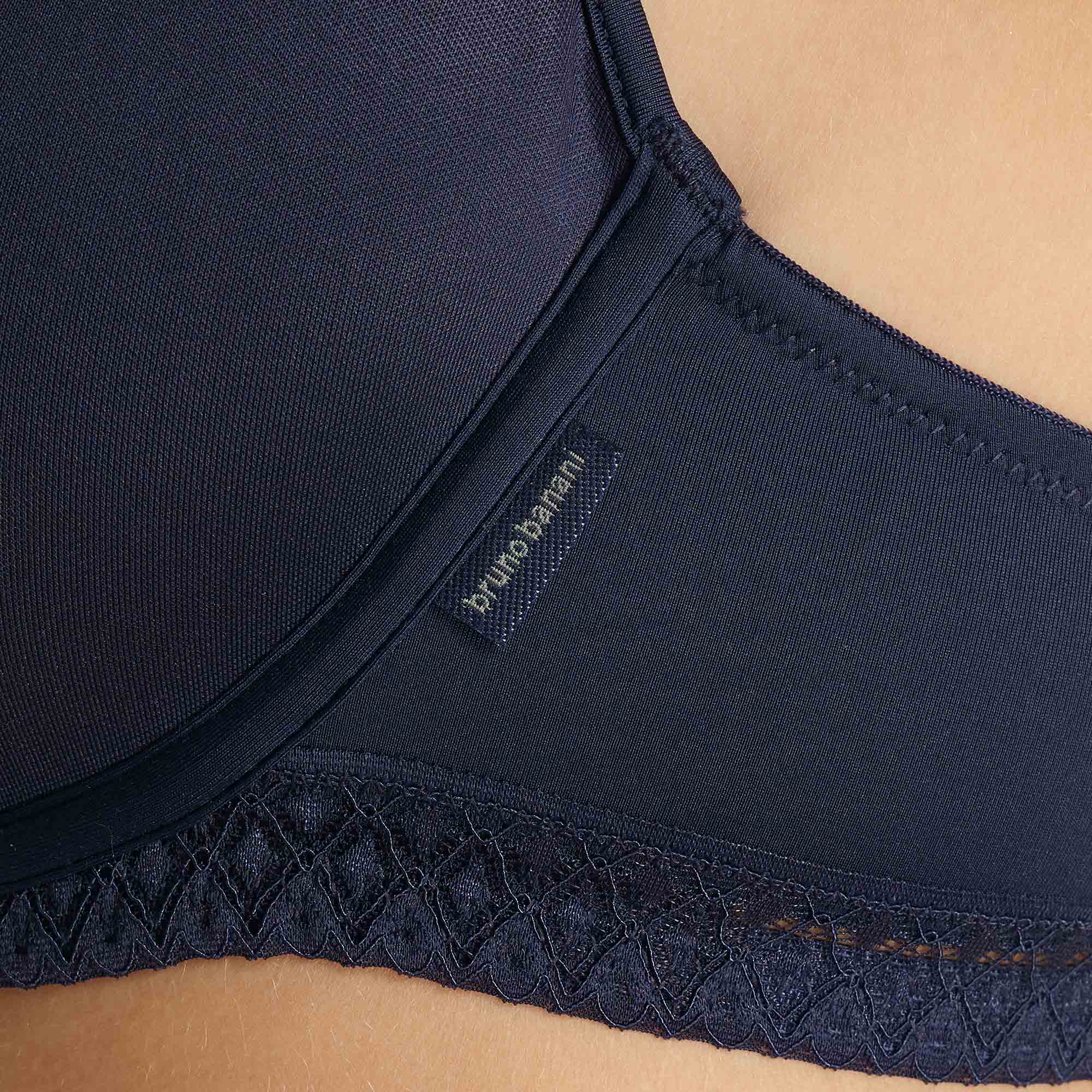 bhunter, no label, navy bra, lace trim, molded cup