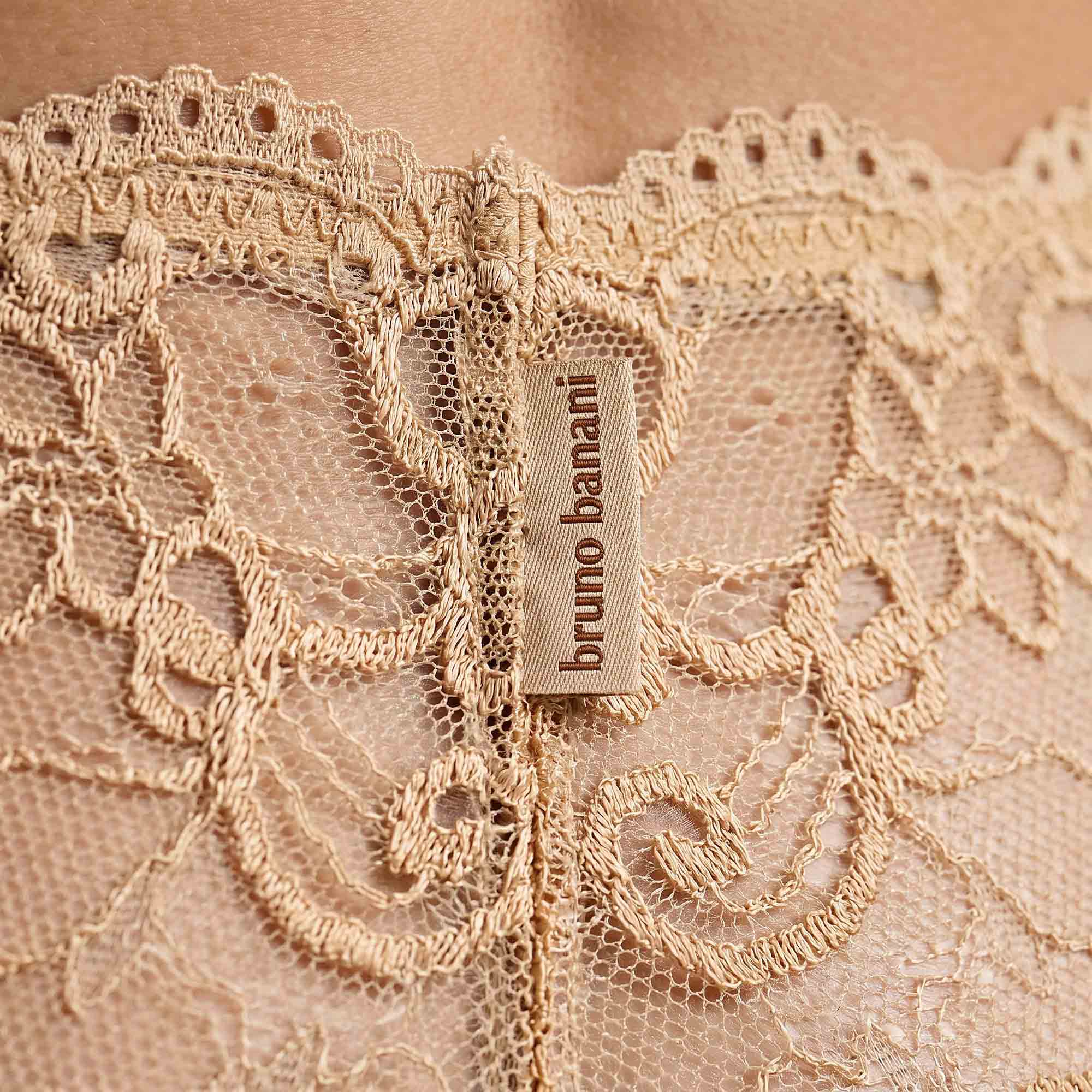 Spitze, Spitzenkleid, Beige, Etikett, Bustenausschnitt