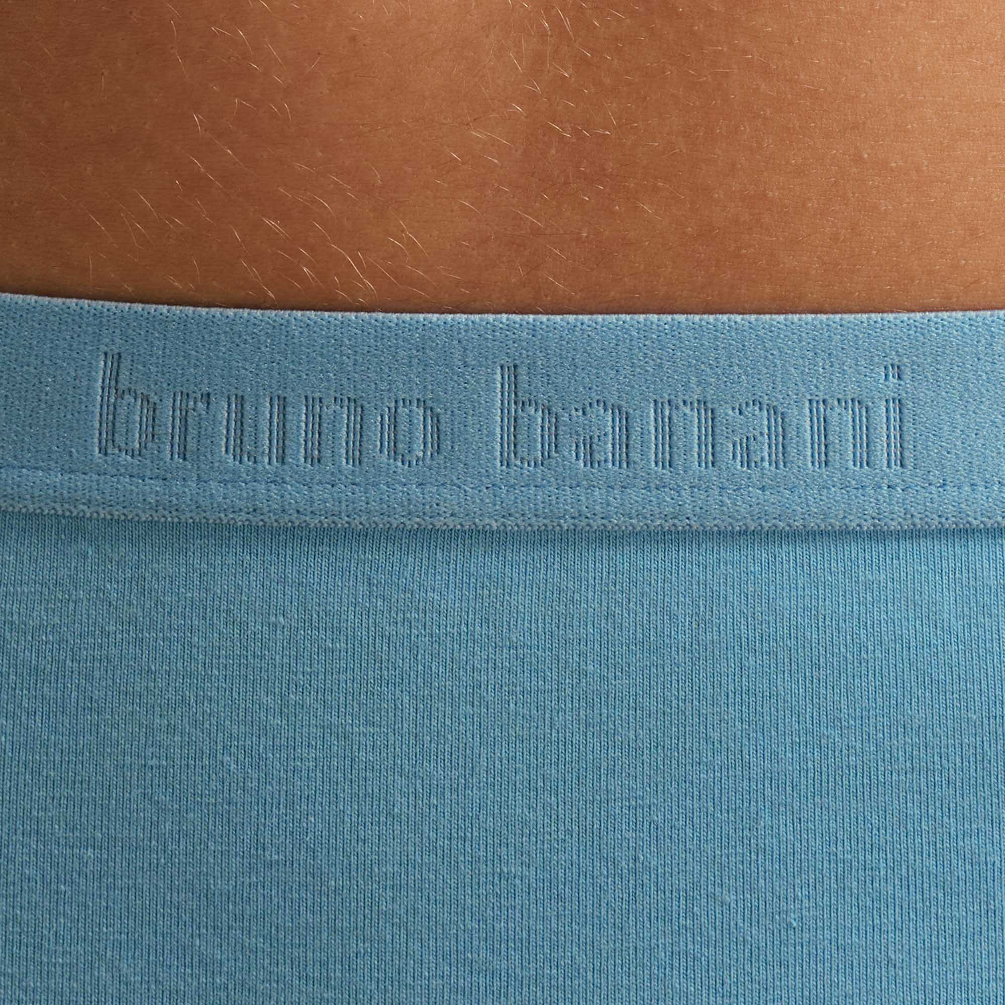 Kleidung, Kleidungstextil, Latzhose, Branding-Detail, Logo-Label