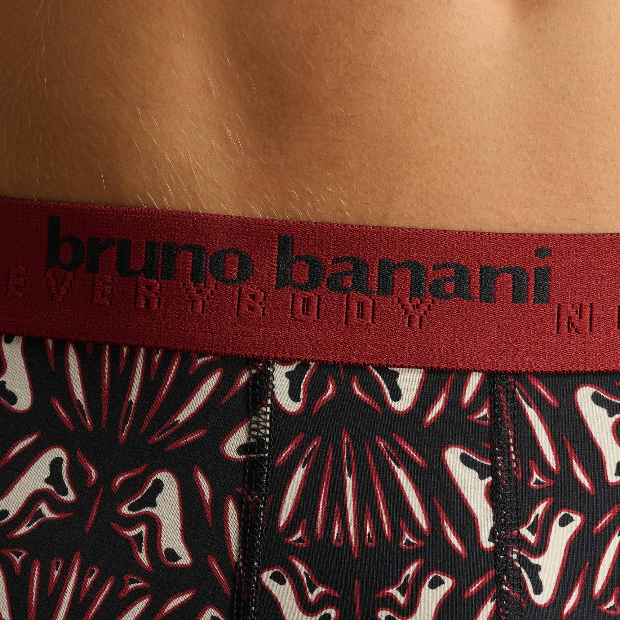 Unterwäsche, BH-Band, roter Bund, Logotext, gemustertes Gewebe