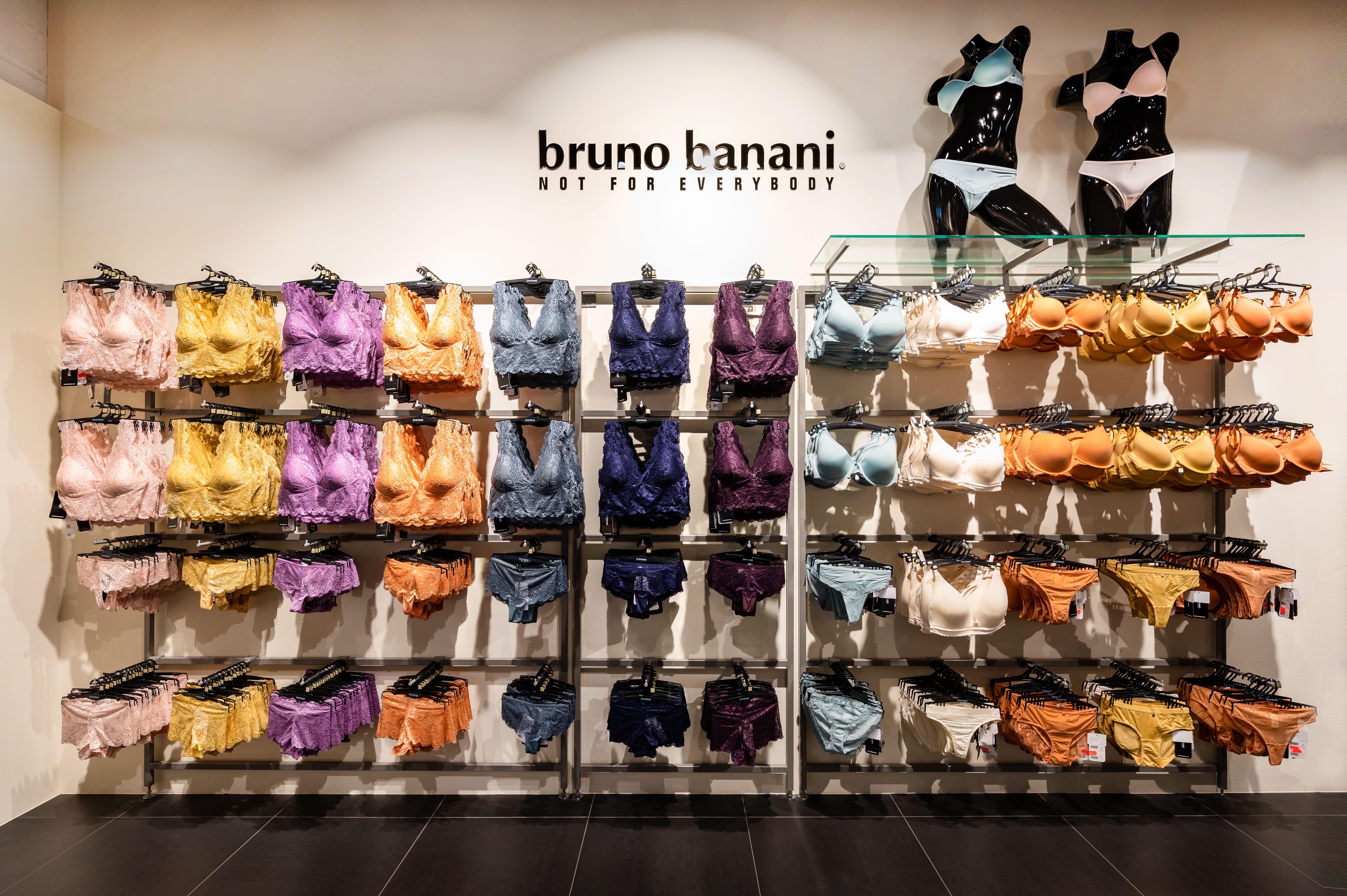 unterwäsche, BH, BHs, bunte, BH-Unterwäsche, Spitzen-BH, Bralette in Farben, Unterwäsche-Auslage, Mehrfarbiges Set