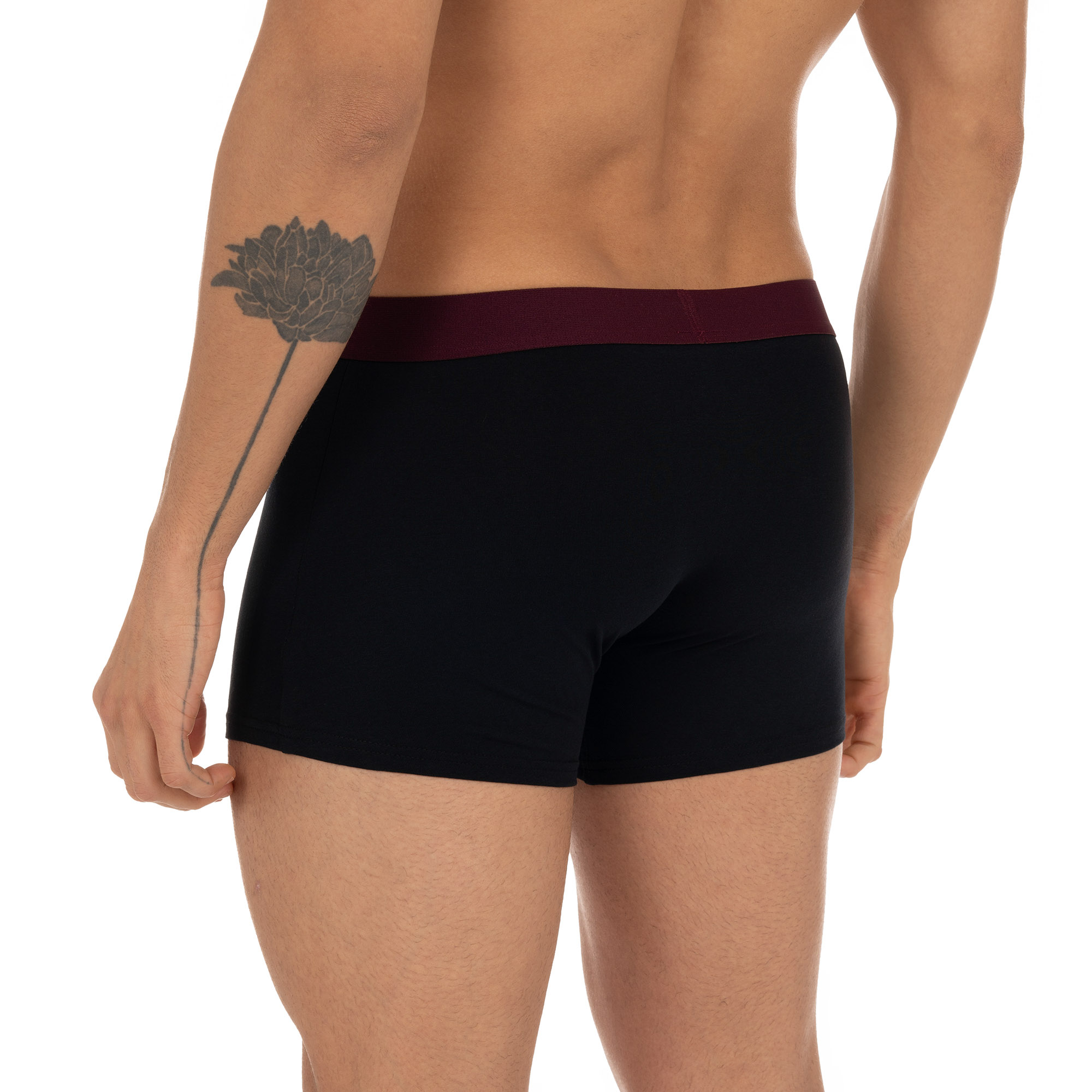 Bekleidung, Kurze Hosen, Unterwäsche, Haut, Tätowierung