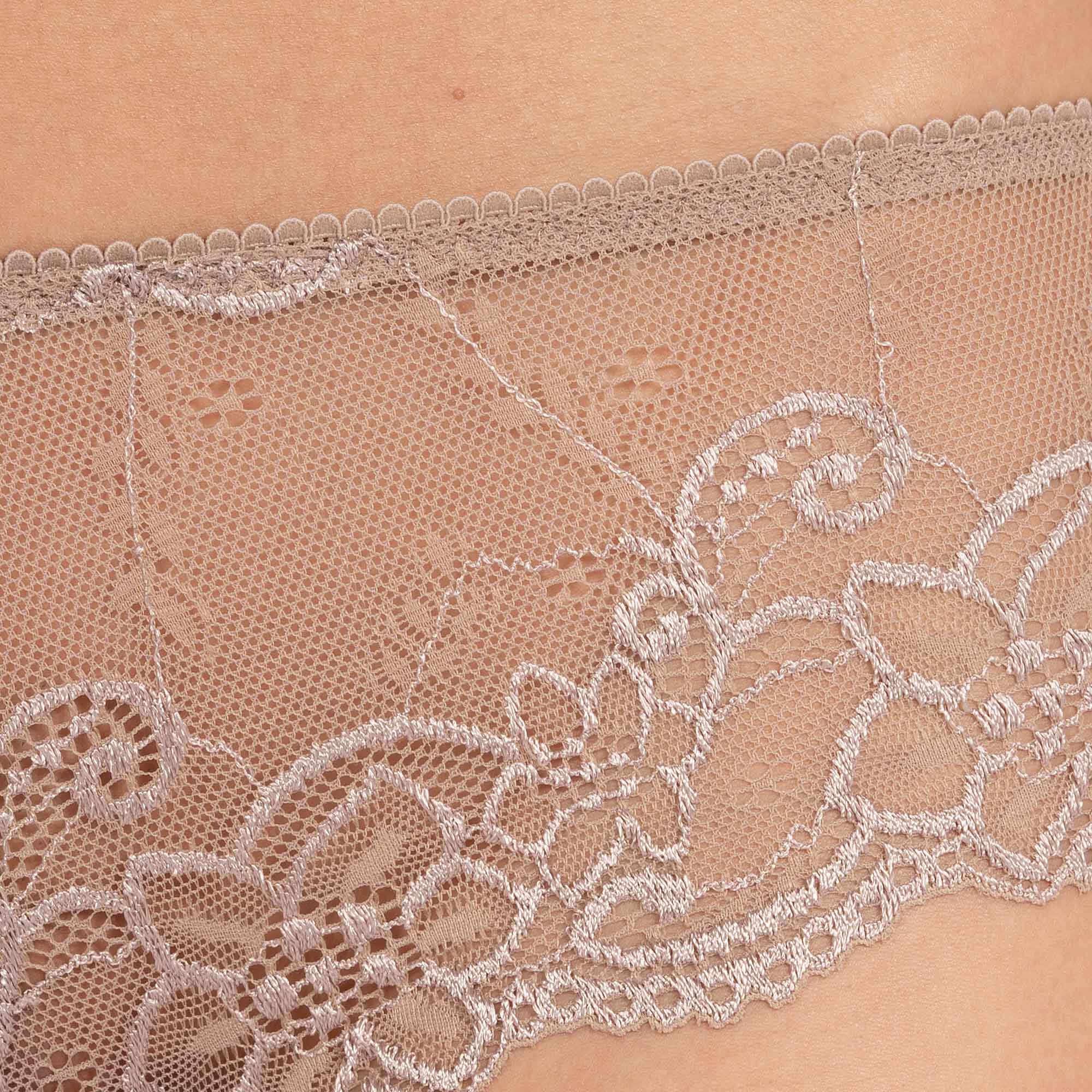 Brazilian Lacy Spitze